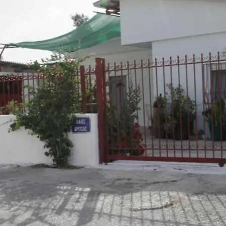 Modern Dom wakacyjny Agioi Theodoroi (Corinthia)